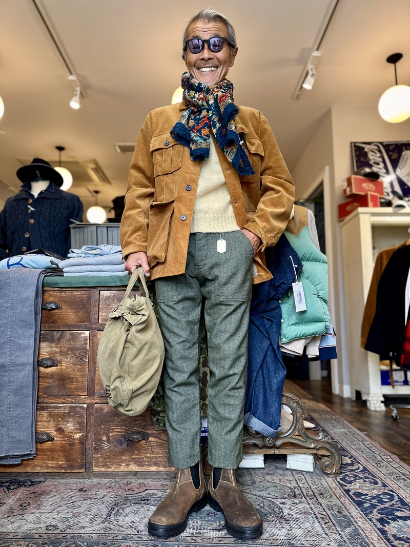 こんな感じの色々なアウターも揃えて皆様のご来店お待ちしております